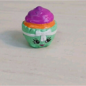 Shopkins Patty Cake #FF-029 Season 2 Food Fair Exclusive Miniature Toy Shoppies